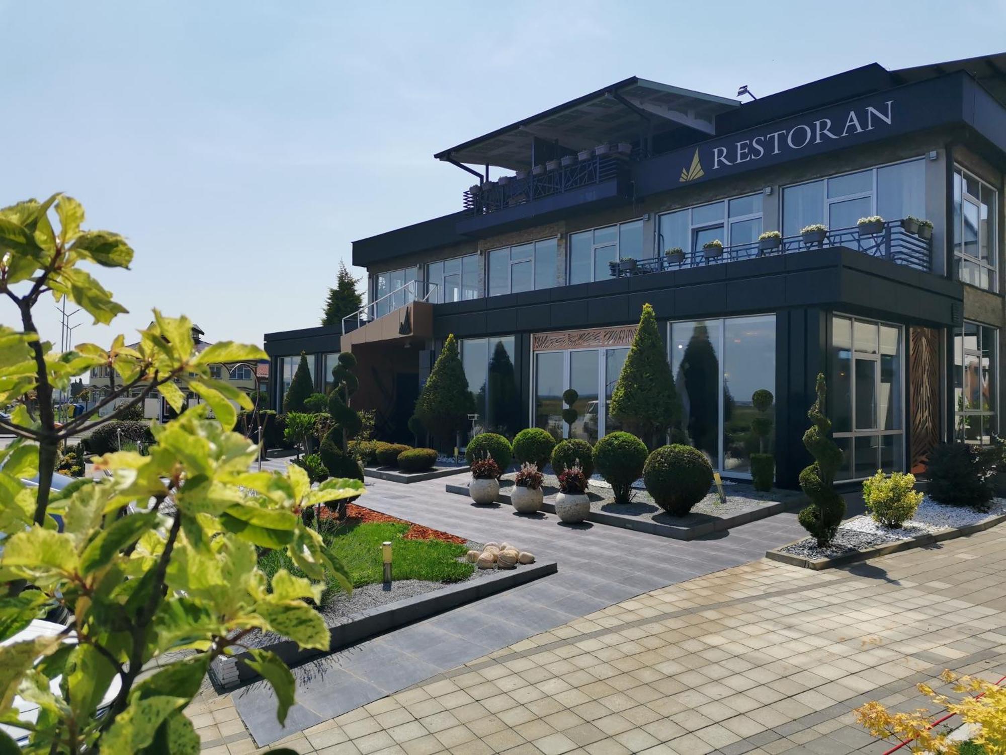 Hotel Euforia Lounge Šabac Buitenkant foto