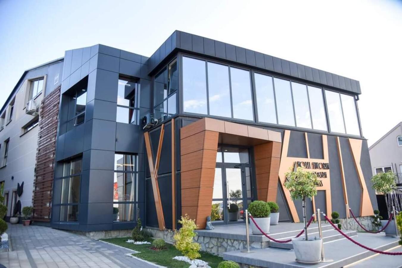 Hotel Euforia Lounge Šabac Buitenkant foto